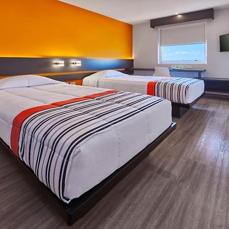 City Express Junior By Marriott Leon Centro De Convenciones Экстерьер фото