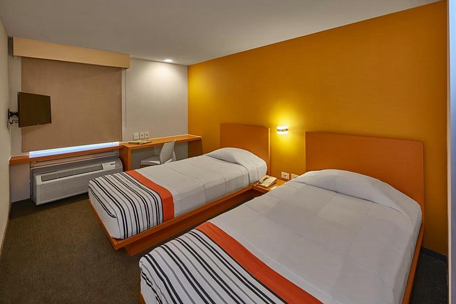 City Express Junior By Marriott Leon Centro De Convenciones Экстерьер фото