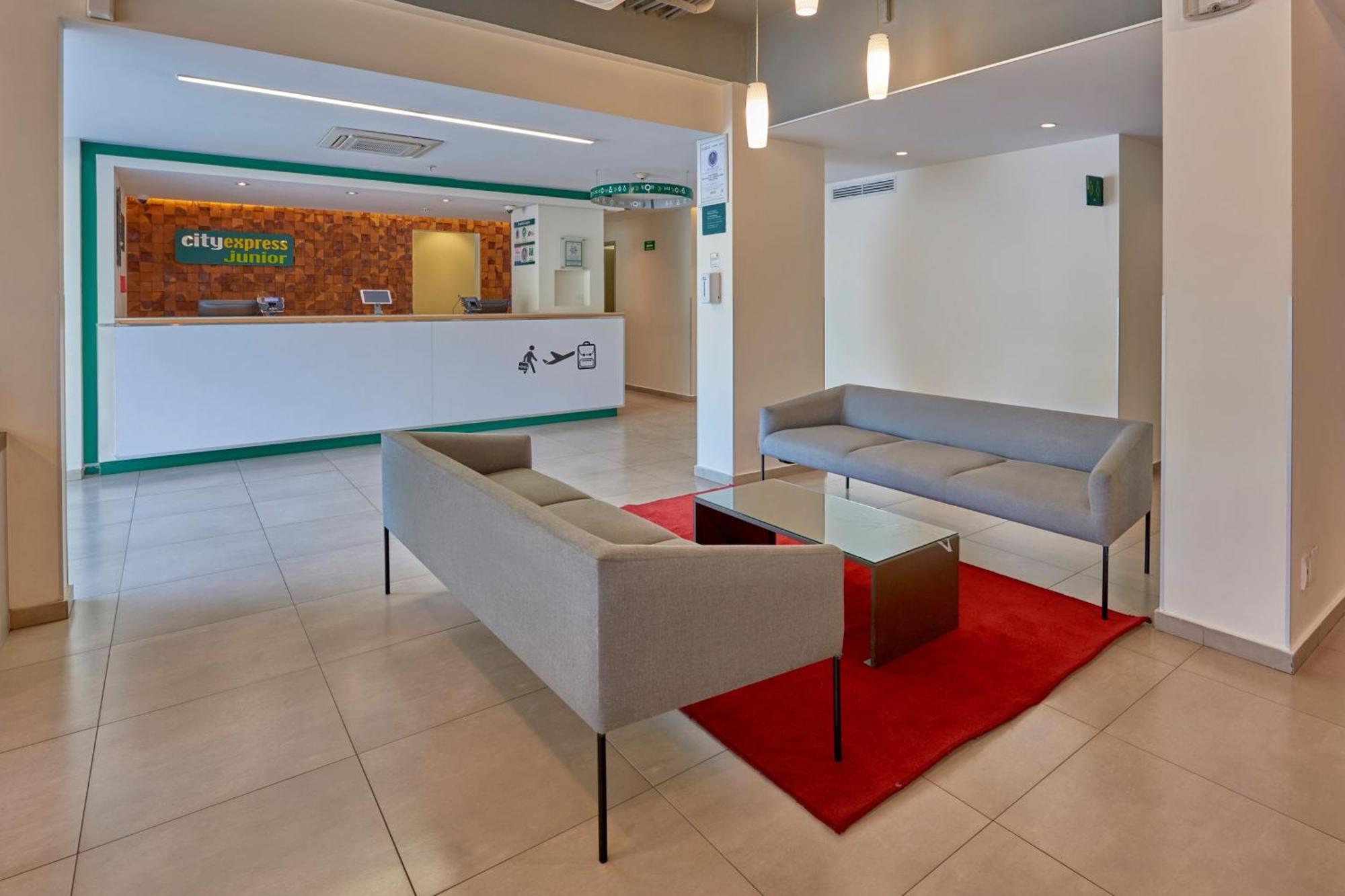 City Express Junior By Marriott Leon Centro De Convenciones Экстерьер фото