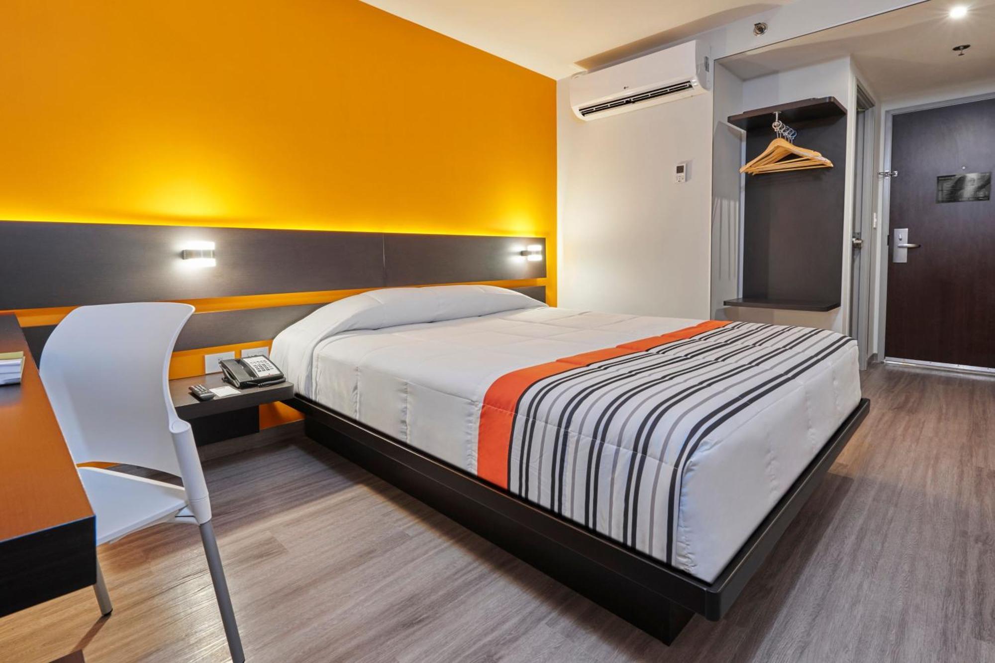 City Express Junior By Marriott Leon Centro De Convenciones Экстерьер фото
