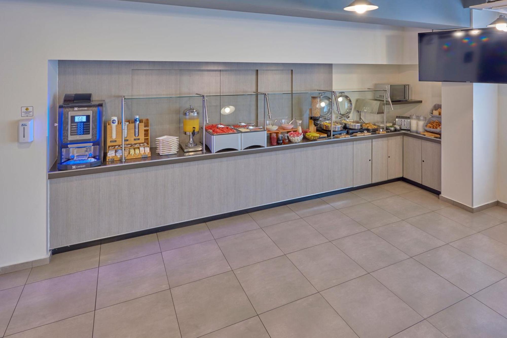 City Express Junior By Marriott Leon Centro De Convenciones Экстерьер фото