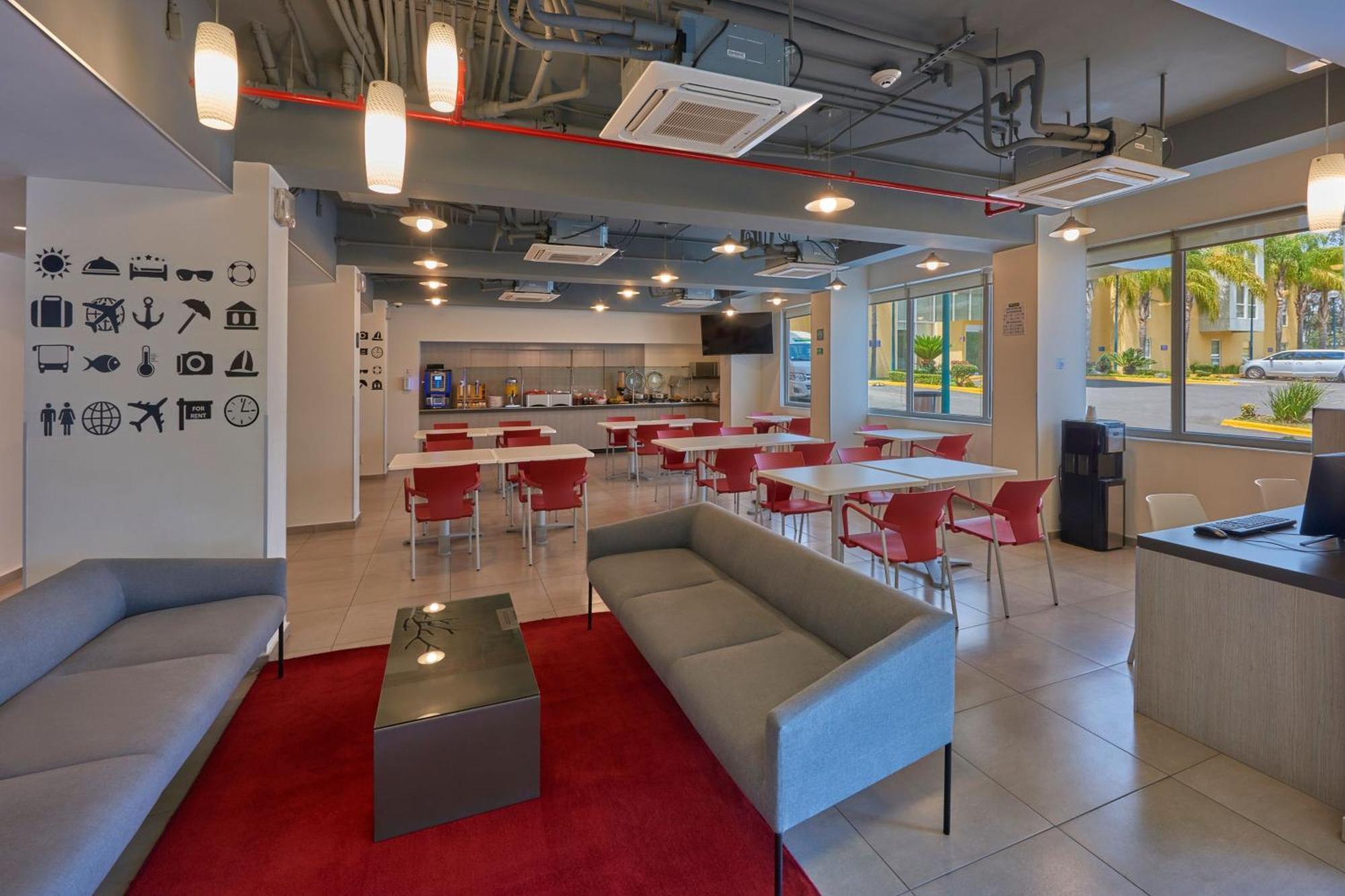 City Express Junior By Marriott Leon Centro De Convenciones Экстерьер фото