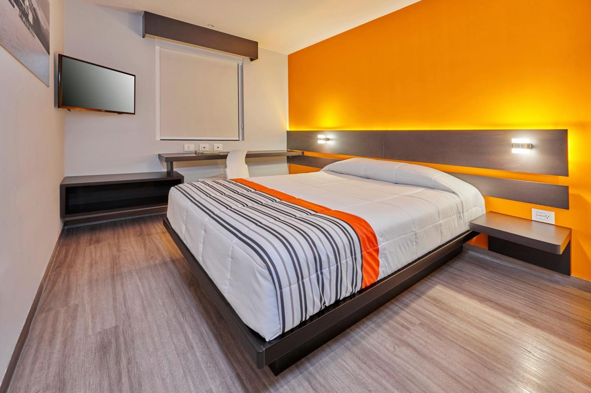 City Express Junior By Marriott Leon Centro De Convenciones Экстерьер фото