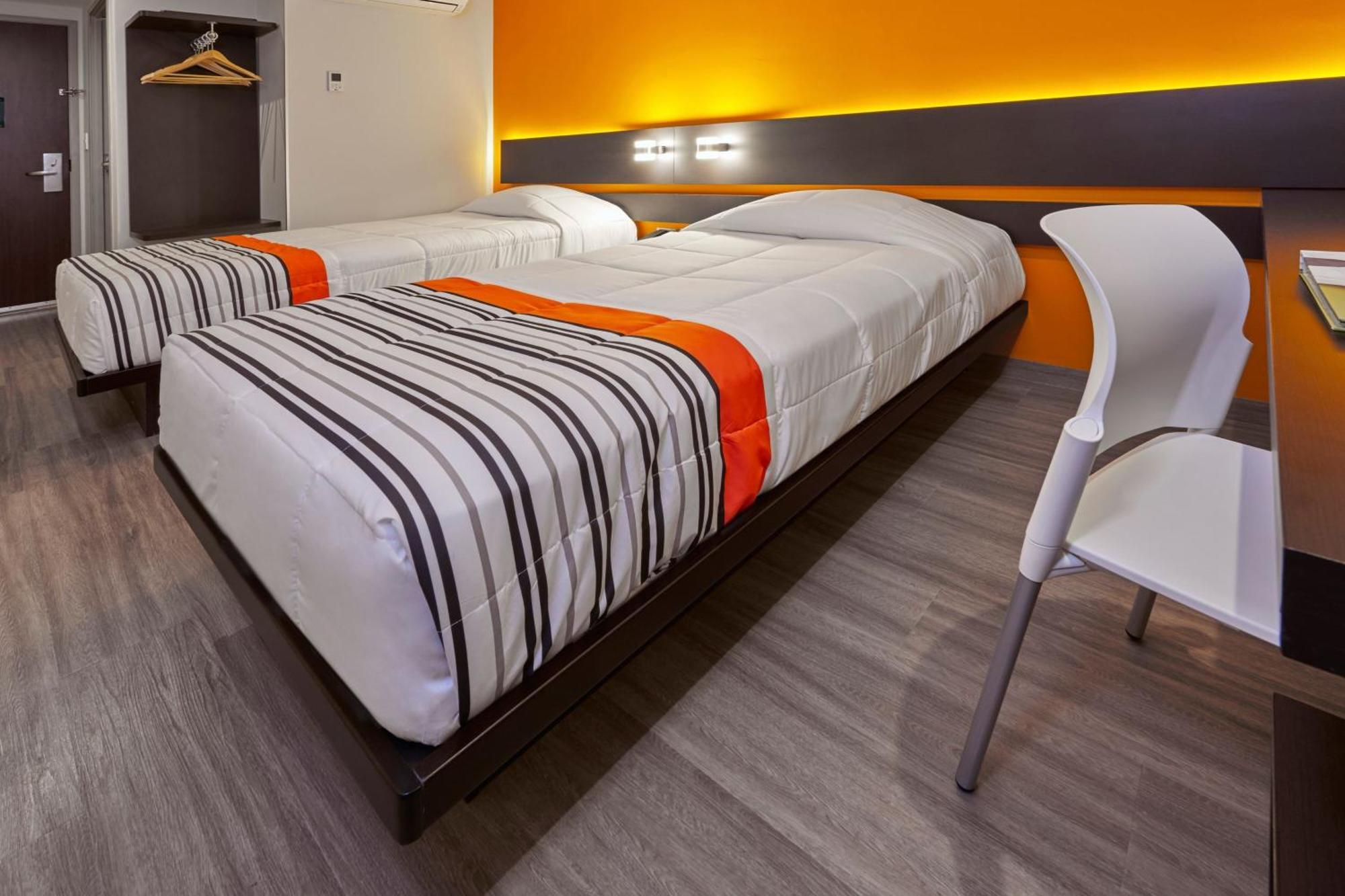 City Express Junior By Marriott Leon Centro De Convenciones Экстерьер фото