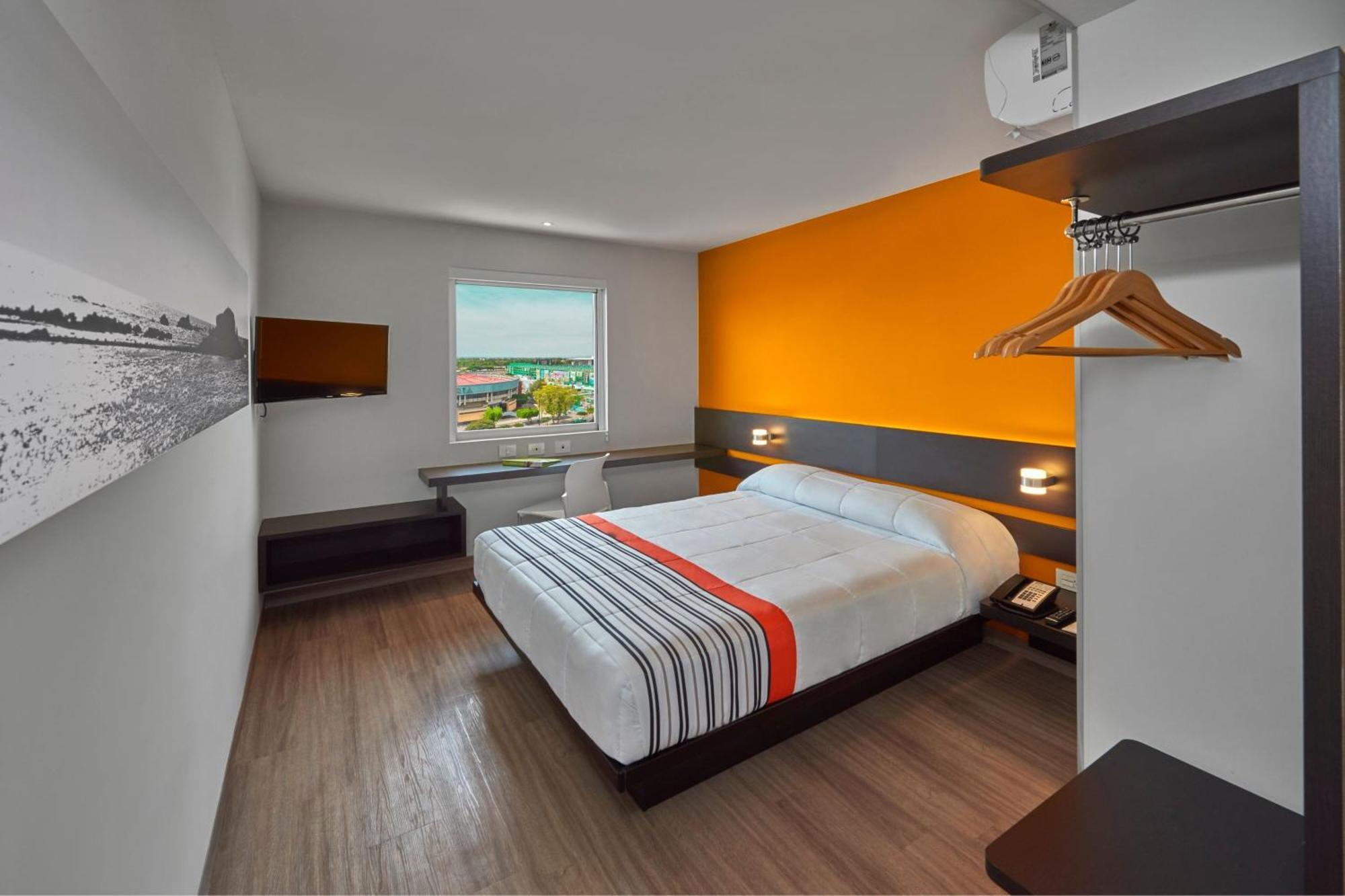 City Express Junior By Marriott Leon Centro De Convenciones Экстерьер фото