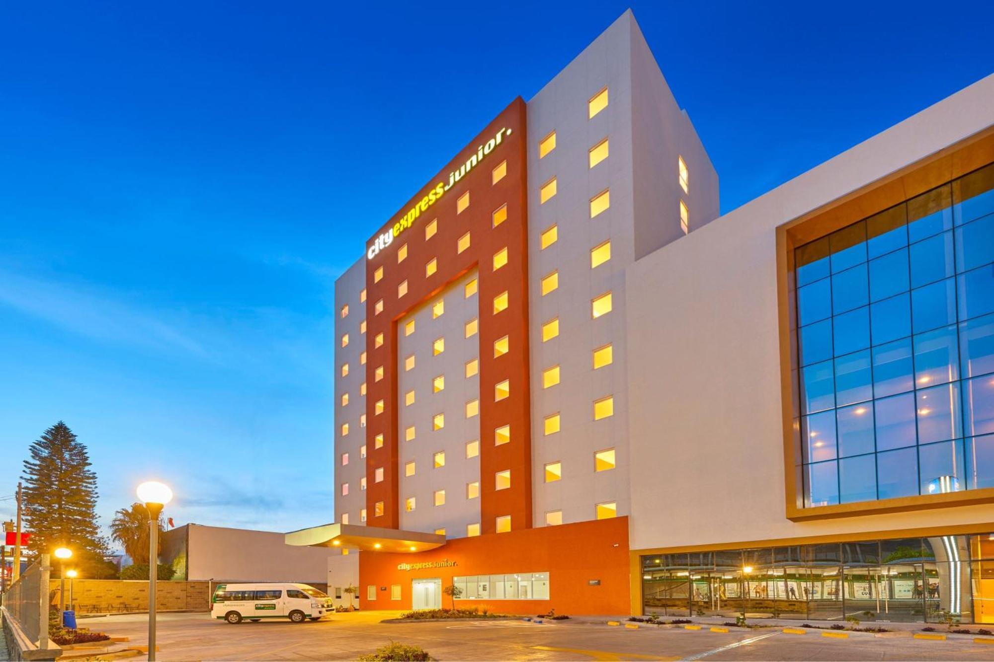 City Express Junior By Marriott Leon Centro De Convenciones Экстерьер фото