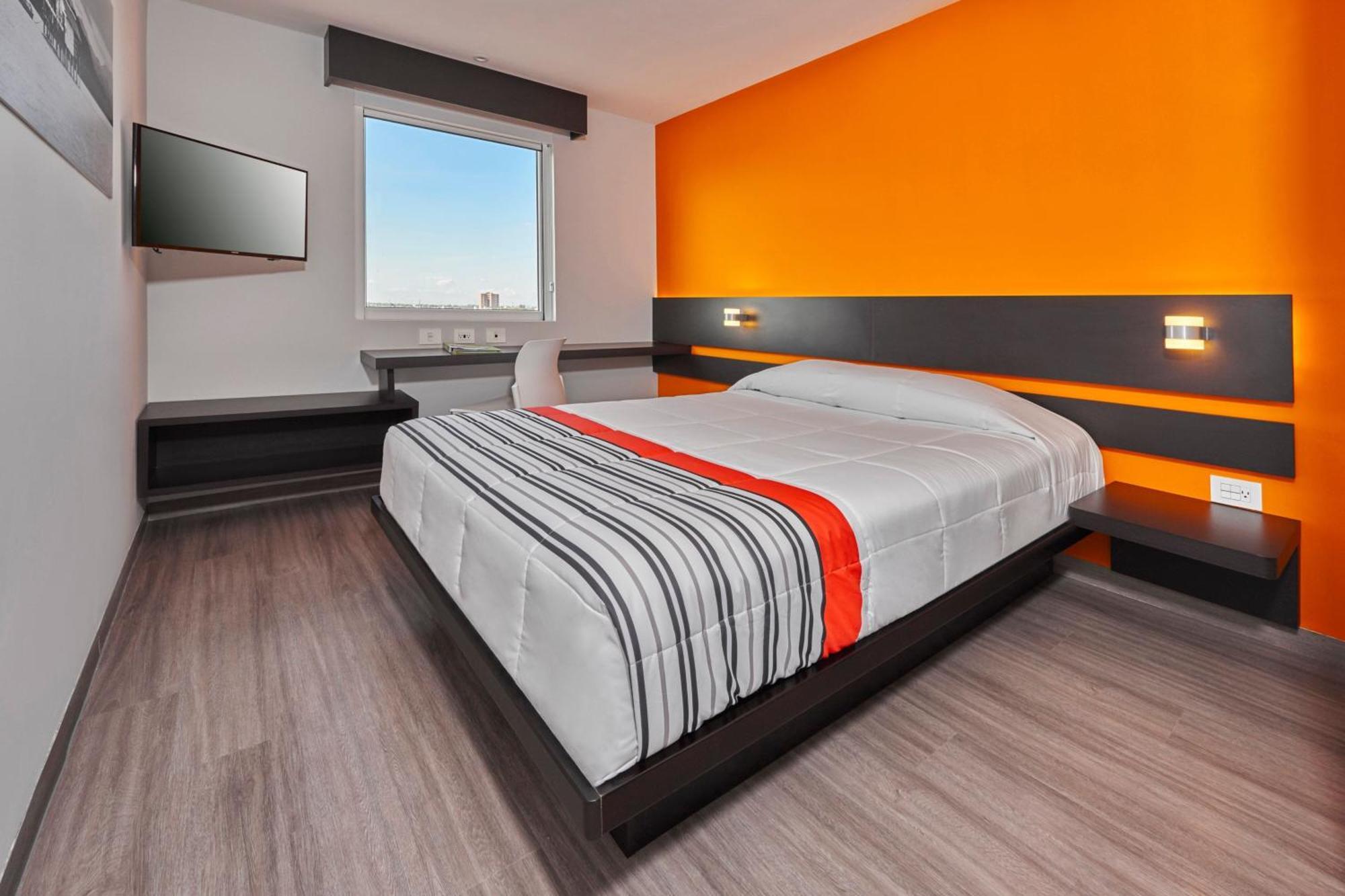 City Express Junior By Marriott Leon Centro De Convenciones Экстерьер фото