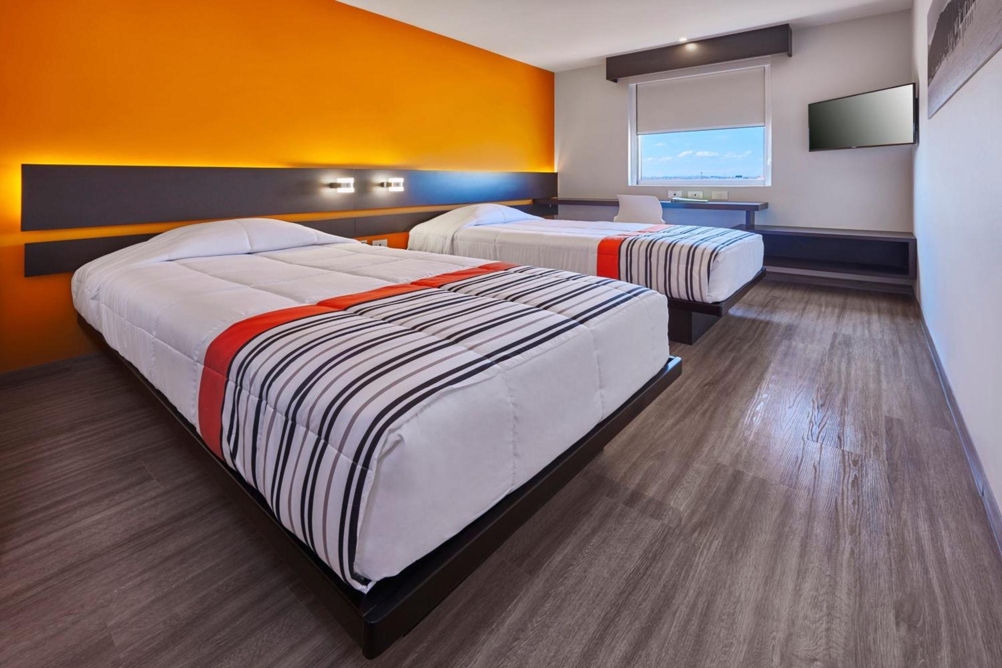 City Express Junior By Marriott Leon Centro De Convenciones Экстерьер фото