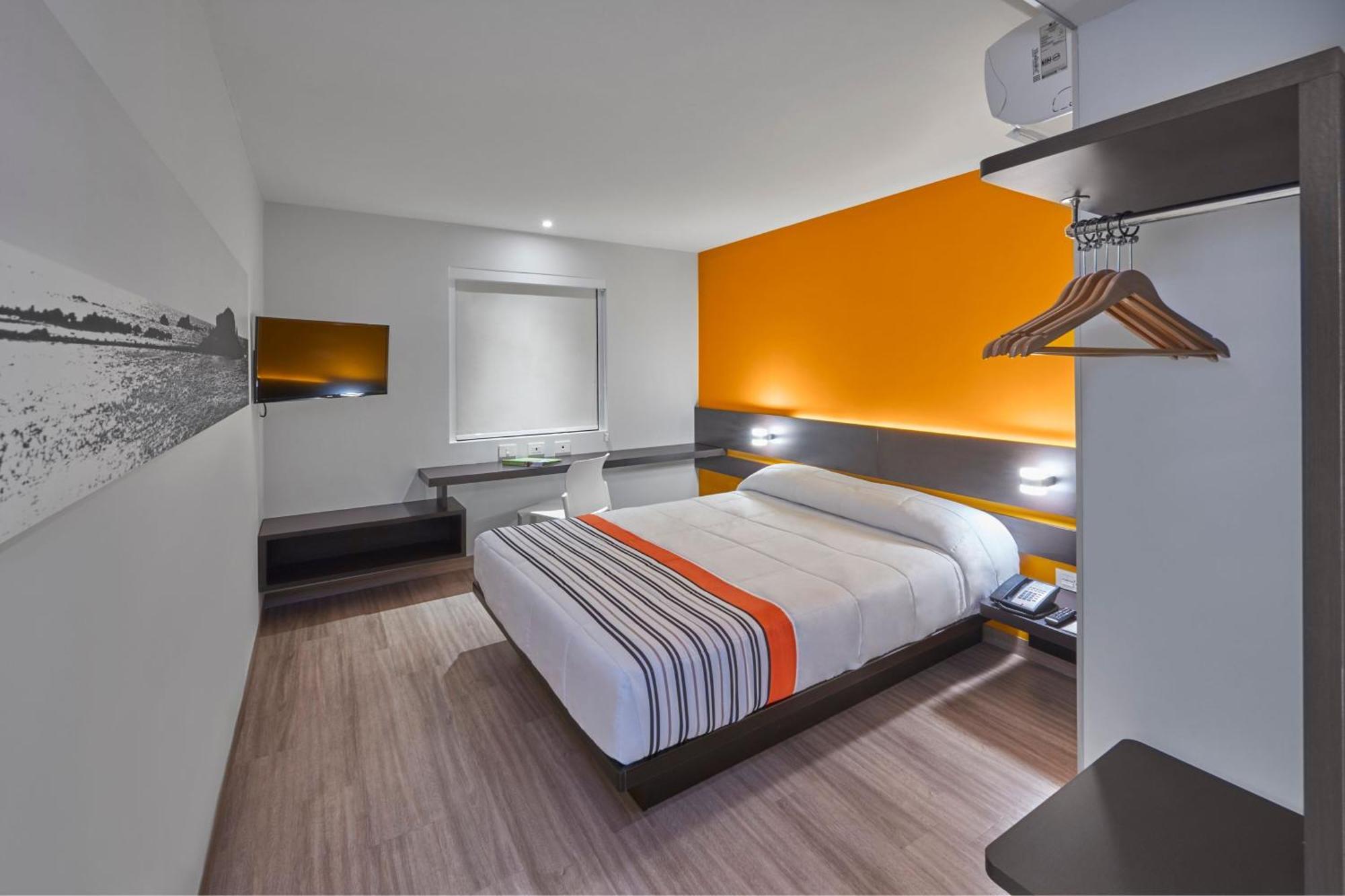City Express Junior By Marriott Leon Centro De Convenciones Экстерьер фото