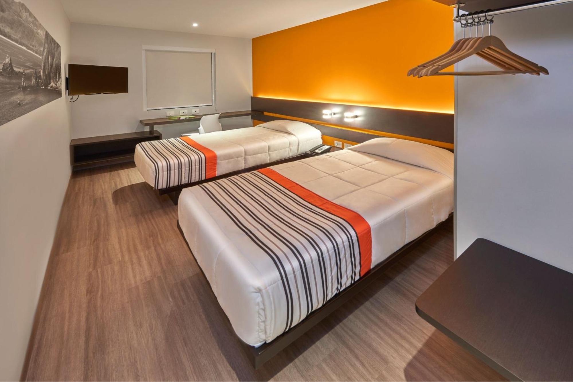 City Express Junior By Marriott Leon Centro De Convenciones Экстерьер фото