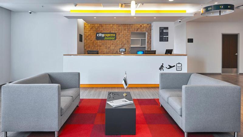 City Express Junior By Marriott Leon Centro De Convenciones Экстерьер фото