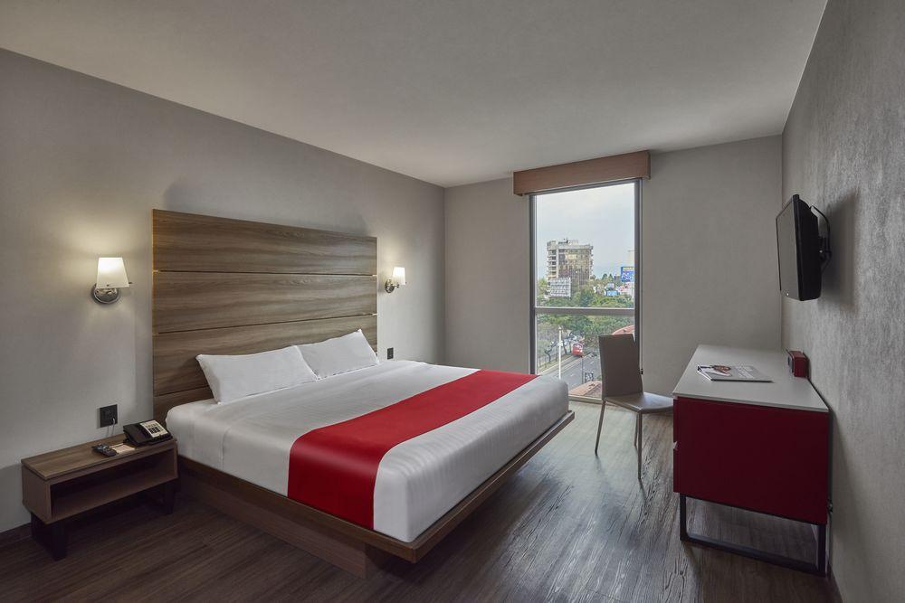 City Express Junior By Marriott Leon Centro De Convenciones Экстерьер фото