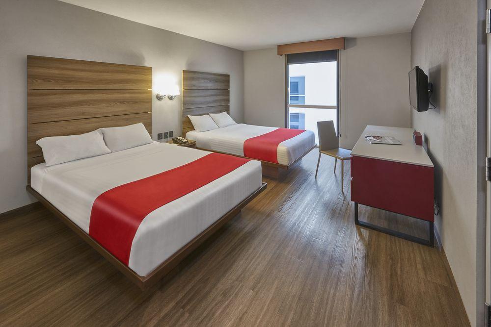 City Express Junior By Marriott Leon Centro De Convenciones Экстерьер фото