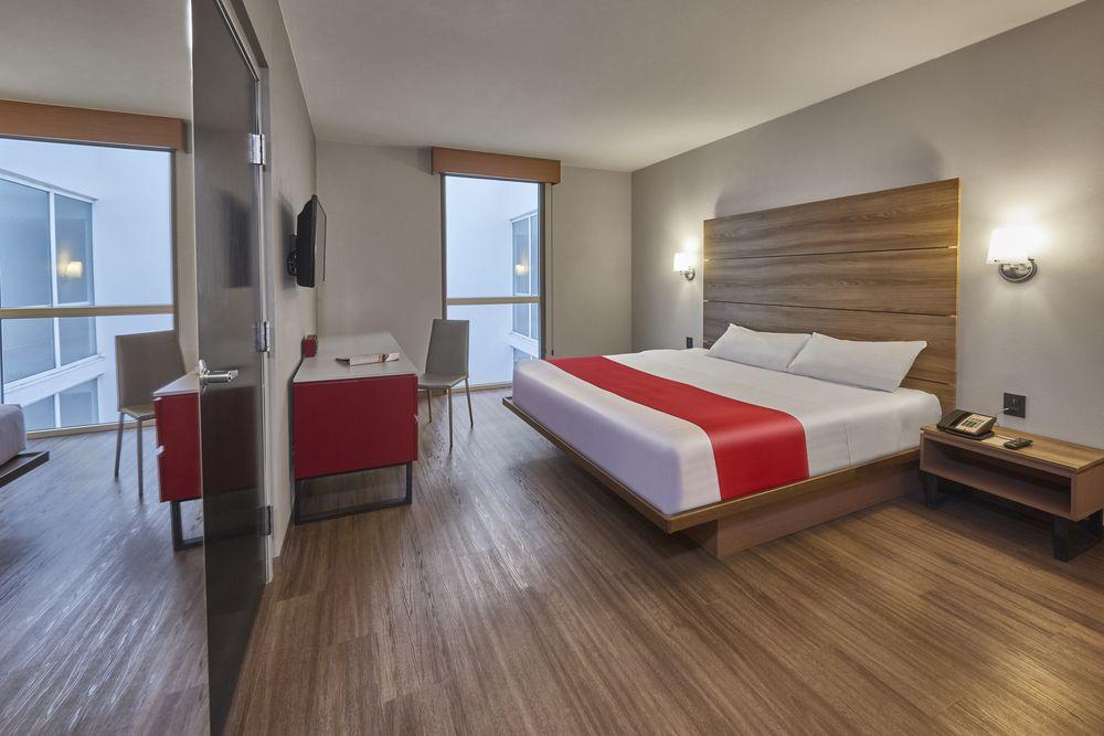 City Express Junior By Marriott Leon Centro De Convenciones Экстерьер фото