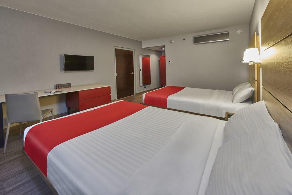 City Express Junior By Marriott Leon Centro De Convenciones Экстерьер фото